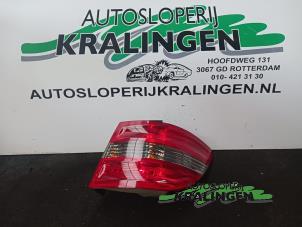 Gebruikte Achterlicht rechts Mercedes B (W245) 1.5 B-160 16V Prijs € 24,99 Margeregeling aangeboden door Autosloperij Kralingen B.V.
