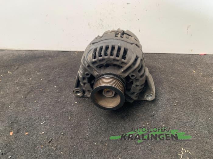 Gebruikte Dynamo Mercedes CLK (C208) 2.0 200K Evo 16V Prijs € 49,98 Margeregeling aangeboden door Autosloperij Kralingen B.V.