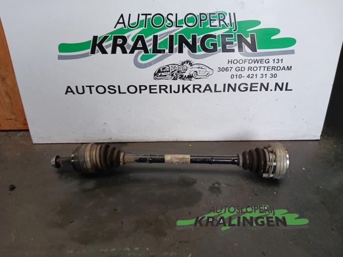 Gebruikte Steekas links-achter BMW 1 serie (E87/87N) 118d 16V Prijs € 100,00 Margeregeling aangeboden door Autosloperij Kralingen B.V.