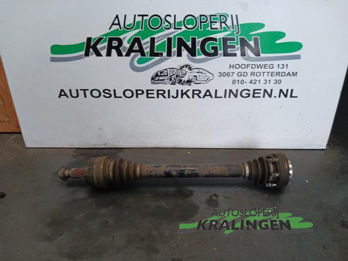 Gebruikte Aandrijfas links-achter BMW 1 serie (E87/87N) 116i 1.6 16V Prijs € 49,99 Margeregeling aangeboden door Autosloperij Kralingen B.V.