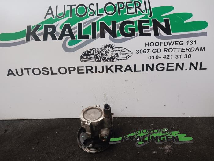 Gebruikte Pomp Servo Renault Laguna II Grandtour (KG) 1.8 16V Prijs € 29,99 Margeregeling aangeboden door Autosloperij Kralingen B.V.