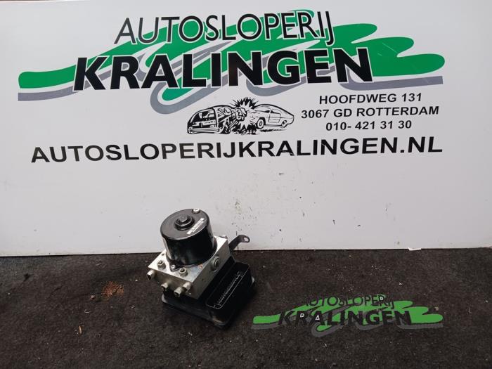 Gebruikte ABS Pomp BMW 1 serie (E87/87N) 118d 16V Prijs € 14,99 Margeregeling aangeboden door Autosloperij Kralingen B.V.