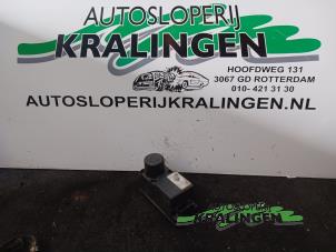 Gebruikte Module Centrale Deurvergrendeling Volkswagen Golf III Cabrio (1E) 1.6 Prijs € 25,00 Margeregeling aangeboden door Autosloperij Kralingen B.V.