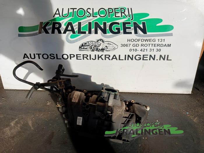 Gebruikte Inlaatspruitstuk Opel Meriva (A) 1.4 16V Twinport Prijs € 100,00 Margeregeling aangeboden door Autosloperij Kralingen B.V.