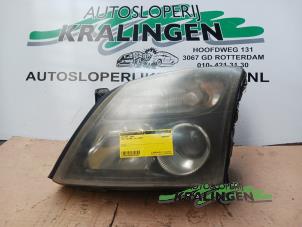 Gebruikte Koplamp links Opel Vectra C GTS 1.8 16V Prijs € 24,99 Margeregeling aangeboden door Autosloperij Kralingen B.V.
