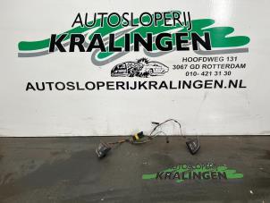 Gebruikte Schakelaar stuurbediening Citroen C2 (JM) 1.4 Prijs € 30,00 Margeregeling aangeboden door Autosloperij Kralingen B.V.
