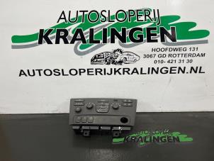 Gebruikte Chaufage Bedieningspaneel Volvo V70 (SW) 2.4 T 20V Prijs € 50,00 Margeregeling aangeboden door Autosloperij Kralingen B.V.