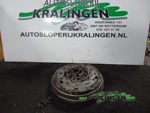 Gebruikte Dubbele massa vliegwiel Audi A3 (8P1) 2.0 16V FSI Prijs € 199,99 Margeregeling aangeboden door Autosloperij Kralingen B.V.