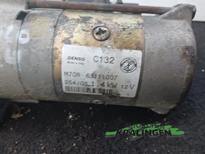 Startmotor van een Fiat Stilo (192A/B) 2.4 20V Abarth 3-Drs. 2002