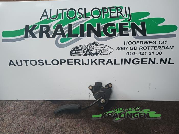 Gebruikte Sensor Gaspedaalpositie Renault Scénic II (JM) 1.9 dCi 120 Prijs € 25,00 Margeregeling aangeboden door Autosloperij Kralingen B.V.