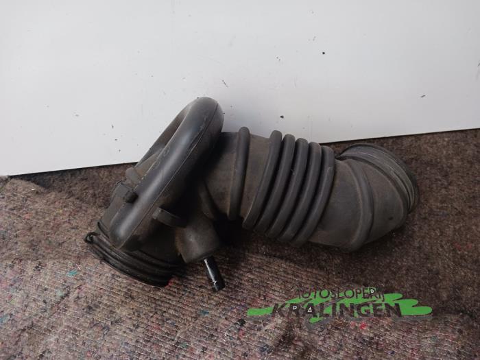 Aanzuigslang Lucht van een Kia Rio II (DE) 1.4 16V 2007