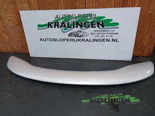 Gebruikte Achterspoiler Volvo S40 (VS) 2.0 16V T4 Prijs € 75,00 Margeregeling aangeboden door Autosloperij Kralingen B.V.