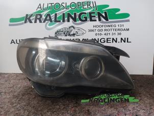 Gebruikte Rechter Koplamp BMW 7 serie (E65/E66/E67) 730d 24V Prijs € 300,00 Margeregeling aangeboden door Autosloperij Kralingen B.V.
