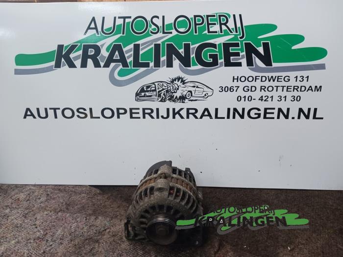 Gebruikte Dynamo Renault Clio II (BB/CB) 1.2 Prijs € 24,98 Margeregeling aangeboden door Autosloperij Kralingen B.V.