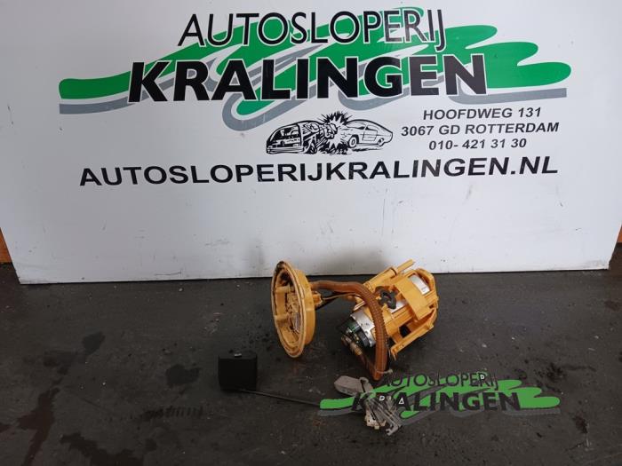 Gebruikte Tank element Pomp BMW 7 serie (E65/E66/E67) 730d 24V Prijs € 100,00 Margeregeling aangeboden door Autosloperij Kralingen B.V.