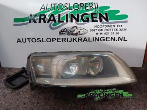 Gebruikte Koplamp rechts Audi A6 (C6) 3.0 TDI V6 24V Quattro Prijs € 50,00 Margeregeling aangeboden door Autosloperij Kralingen B.V.