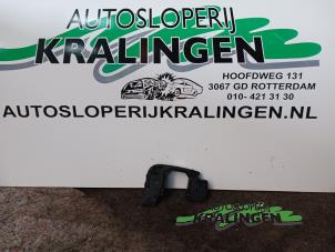 Gebruikte Stuurkolom module Audi A6 (C6) 3.0 TDI V6 24V Quattro Prijs € 24,99 Margeregeling aangeboden door Autosloperij Kralingen B.V.