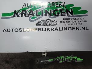 Gebruikte Schakelaar achterklep Volvo V40 (VW) 2.0 16V Prijs € 50,00 Margeregeling aangeboden door Autosloperij Kralingen B.V.