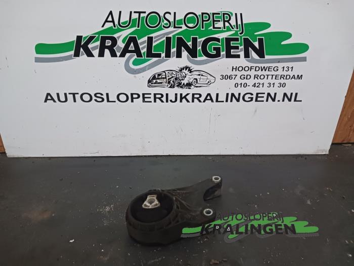 Gebruikte Motorrubber Opel Astra J (PC6/PD6/PE6/PF6) 1.7 CDTi 16V 125 Prijs € 35,00 Margeregeling aangeboden door Autosloperij Kralingen B.V.