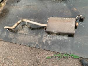 Gebruikte Uitlaat Einddemper Mercedes ML I (163) 270 2.7 CDI 20V Prijs € 75,00 Margeregeling aangeboden door Autosloperij Kralingen B.V.