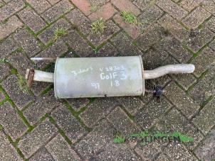 Gebruikte Uitlaat Middendemper Volkswagen Golf III (1H1) 1.8 GL,GT Prijs € 25,00 Margeregeling aangeboden door Autosloperij Kralingen B.V.