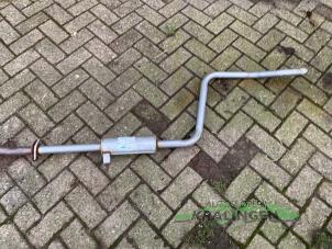 Gebruikte Uitlaat Middendemper Suzuki Swift (SF310/413) 1.3i 16V Prijs € 35,00 Margeregeling aangeboden door Autosloperij Kralingen B.V.