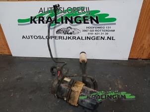 Gebruikte Stuurbekrachtiging Pomp Citroen Saxo 1.6 VTR Prijs € 125,00 Margeregeling aangeboden door Autosloperij Kralingen B.V.