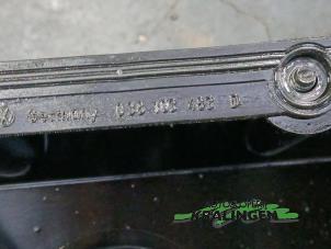 Kleppendeksel van een Volkswagen Caddy III (2KA,2KH,2CA,2CH) 2.0 SDI 2004