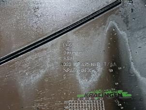 Kleppendeksel van een Volkswagen Caddy III (2KA,2KH,2CA,2CH) 2.0 SDI 2004