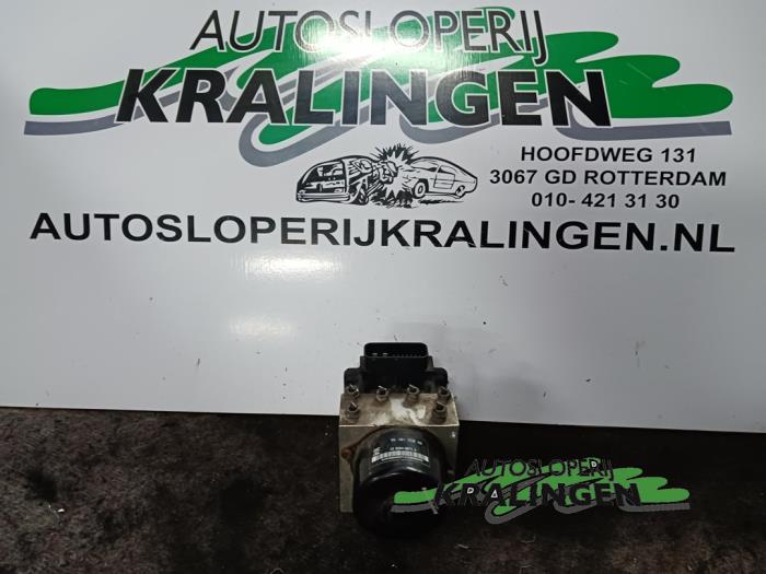Gebruikte ABS Pomp Peugeot 206 (2A/C/H/J/S) 1.6 XS,XT Prijs € 23,99 Margeregeling aangeboden door Autosloperij Kralingen B.V.