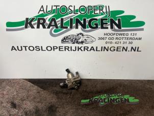 Gebruikte Hogedrukpomp Volkswagen Golf V (1K1) 2.0 FSI 16V Prijs € 150,00 Margeregeling aangeboden door Autosloperij Kralingen B.V.