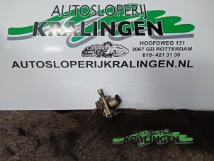 Gebruikte Hogedrukpomp Volkswagen Touran (1T1/T2) 2.0 FSI 16V Prijs € 150,00 Margeregeling aangeboden door Autosloperij Kralingen B.V.