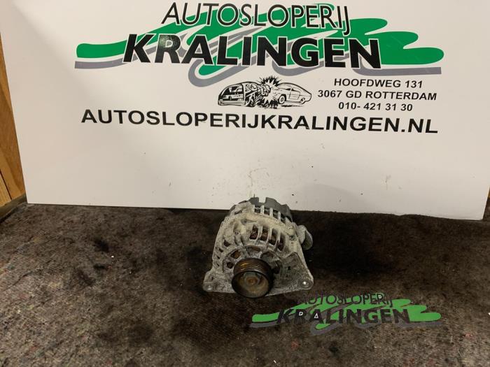 Gebruikte Dynamo Audi A4 (B5) 1.8 20V Prijs € 39,99 Margeregeling aangeboden door Autosloperij Kralingen B.V.