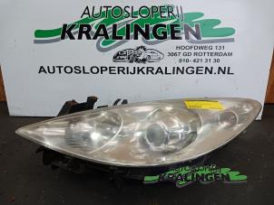 Gebruikte Linker Koplamp Peugeot 307 SW (3H) 1.6 16V Prijs € 100,00 Margeregeling aangeboden door Autosloperij Kralingen B.V.