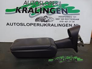 Gebruikte Armleuning Mercedes A (W168) 1.6 A-160 Prijs € 34,99 Margeregeling aangeboden door Autosloperij Kralingen B.V.