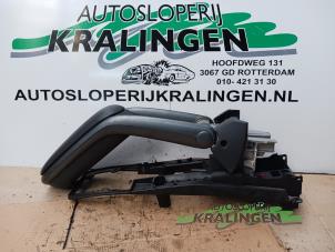 Gebruikte Armleuning Austin Mini Open (R52) 1.6 16V One Prijs € 100,00 Margeregeling aangeboden door Autosloperij Kralingen B.V.