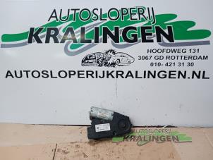 Gebruikte Schuifdak Motor Austin Mini Open (R52) 1.6 16V One Prijs € 50,00 Margeregeling aangeboden door Autosloperij Kralingen B.V.