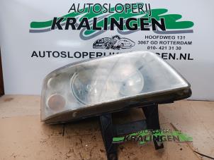 Gebruikte Koplamp rechts Volkswagen Transporter T5 1.9 TDi Prijs € 24,99 Margeregeling aangeboden door Autosloperij Kralingen B.V.
