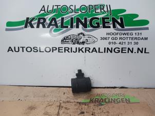 Gebruikte Luchtmassameter Opel Corsa D 1.3 CDTi 16V ecoFLEX Prijs € 25,00 Margeregeling aangeboden door Autosloperij Kralingen B.V.