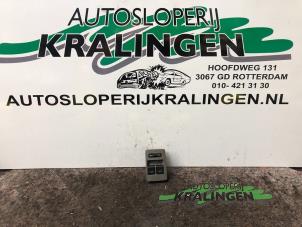 Gebruikte Ruit schakelaar elektrisch Volkswagen Lupo (6X1) 1.2 TDI 3L Prijs € 25,00 Margeregeling aangeboden door Autosloperij Kralingen B.V.
