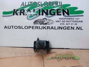 Gebruikte Slotmechaniek Motorkap Ford Focus 1 Wagon 1.8 16V Prijs € 50,00 Margeregeling aangeboden door Autosloperij Kralingen B.V.