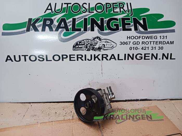 Gebruikte Pomp Servo Alfa Romeo 159 Sportwagon (939BX) 1.9 JTDm Prijs € 100,00 Margeregeling aangeboden door Autosloperij Kralingen B.V.
