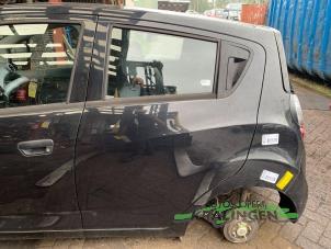 Gebruikte Deur 4Deurs links-achter Chevrolet Spark (M300) 1.0 16V Prijs € 74,99 Margeregeling aangeboden door Autosloperij Kralingen B.V.
