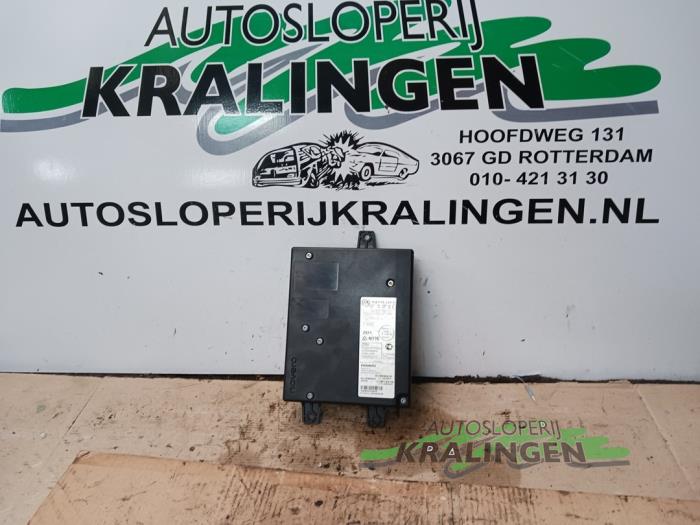 Gebruikte Module Telefoon Volkswagen Passat Variant (365) 1.4 TSI 16V Prijs € 150,00 Margeregeling aangeboden door Autosloperij Kralingen B.V.