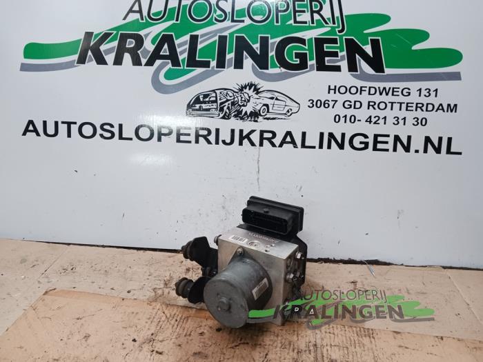 Gebruikte ABS Pomp Volkswagen Passat Variant (365) 1.4 TSI 16V Prijs € 39,99 Margeregeling aangeboden door Autosloperij Kralingen B.V.