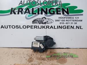 Gebruikte Motor electrisch raam Peugeot 307 CC (3B) 2.0 16V Prijs € 75,00 Margeregeling aangeboden door Autosloperij Kralingen B.V.