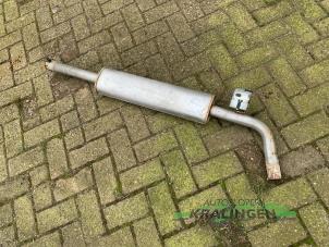 Gebruikte Uitlaat Middendemper Renault Scénic II (JM) 1.6 16V Prijs € 35,00 Margeregeling aangeboden door Autosloperij Kralingen B.V.