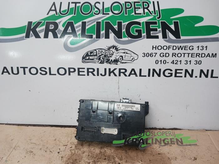 Gebruikte Bodycontrol Module Renault Clio II (BB/CB) 1.2 Prijs € 100,00 Margeregeling aangeboden door Autosloperij Kralingen B.V.