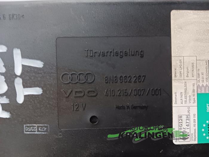 Computer Body Control van een Audi TT (8N3) 1.8 20V Turbo 1999