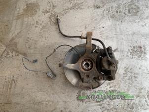 Gebruikte Asschenkel links-voor Opel Agila (B) 1.2 16V Prijs € 35,00 Margeregeling aangeboden door Autosloperij Kralingen B.V.